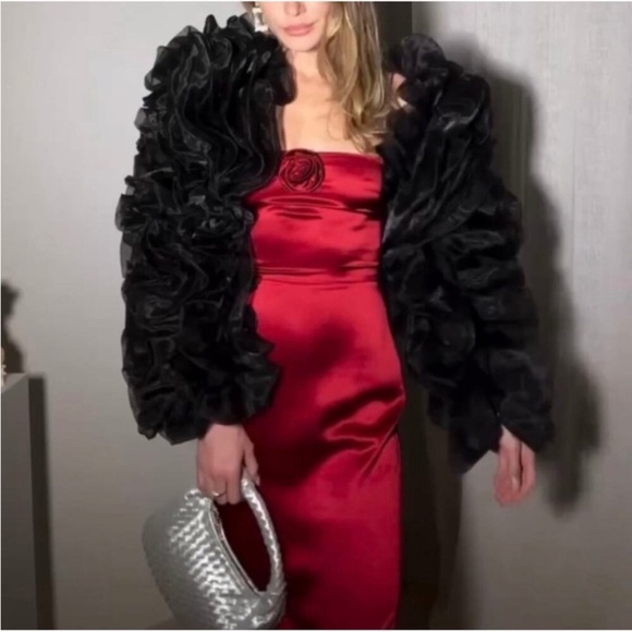 ⭐️Reformation Frankie Silk Dress Rosette⭐️ - Picture 2 of 16